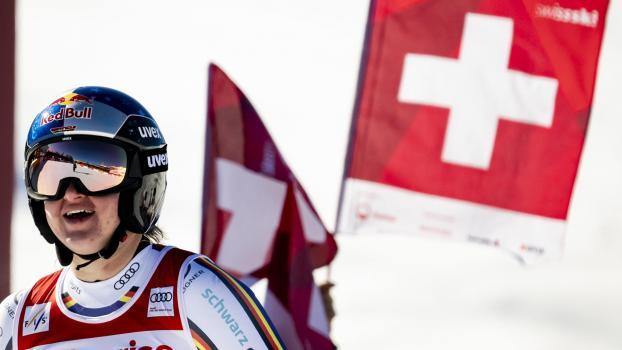 Emma Aicher kam am Sonntag zu Sturz. © ANSA / JEAN-CHRISTOPHE BOTT