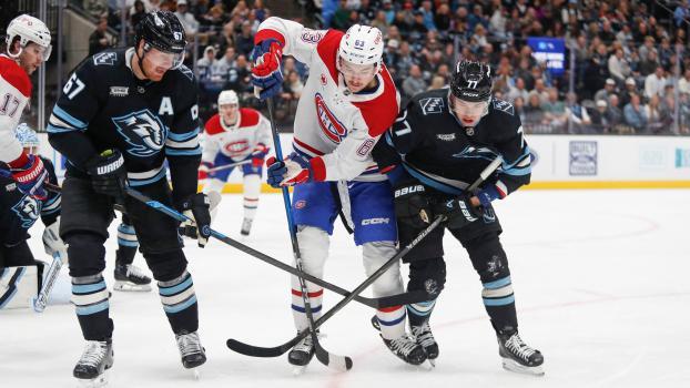 JJ Peterka (right), NHL professional from Germany. © APA / CHRIS GARDNER