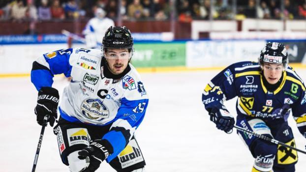 Captain Paul Eisendle (left) led Sterzing to victory against the reigning champions. © EK Zeller Eisbären