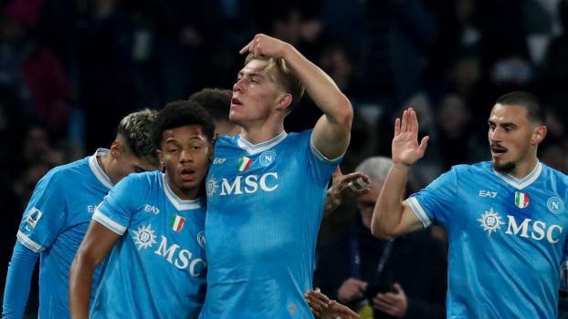 Rasmus Hojlund (Bildmitte) und David Neres (links) waren die überragenden Akteure. © APA/afp / CARLO HERMANN