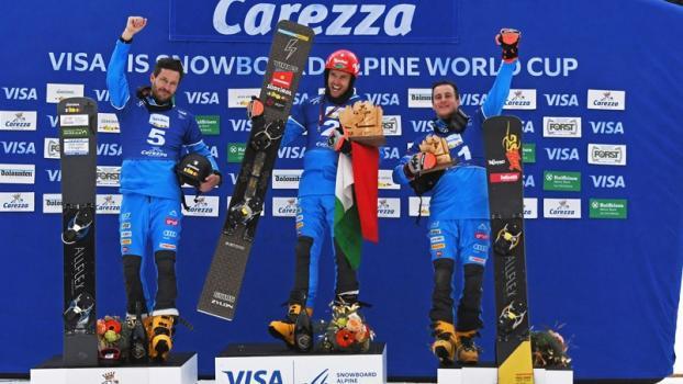 Roland Fischnaller (Bildmitte) und Aaron March (links) führten einen Dreifachsieg der Azzurri an. © Ivan Goller