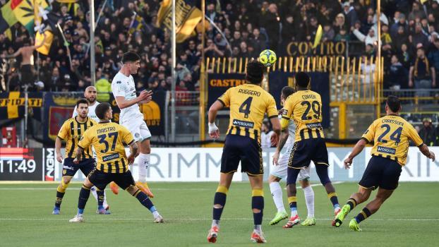 Simone Tronchin (left, in white) fights for points with FC Südtirol. © FC Südtirol