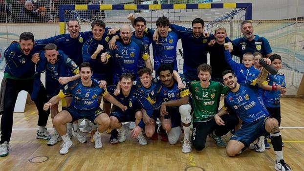 So jubeln die Eppaner Handballer.