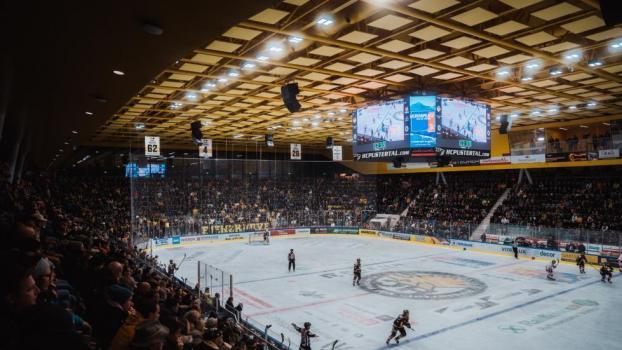 Südtirols Eishockey-Fans lechzen nach dem Derby in der Intercable Arena. © HC Pustertal