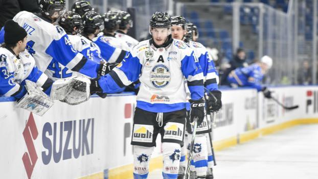 The Broncos celebrate: They took home the bronze medals at the Final Four. © Diego Barbieri/Laura Malvarosa