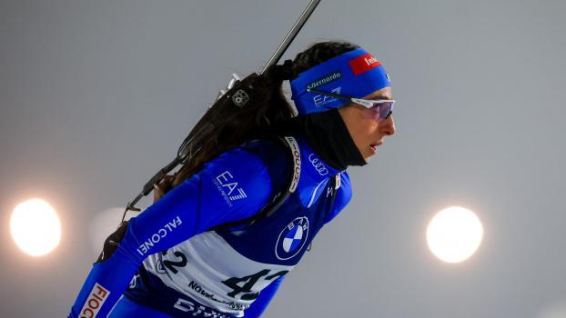 Lisa Vittozzi geht mit einem guten Gefühl in die Olympischen Spiele in Antholz. © ANSA / MARTIN DIVISEK