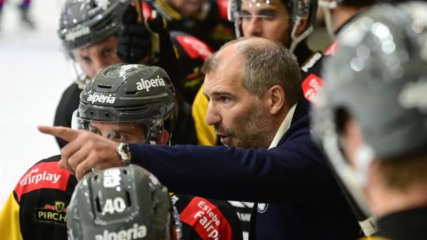 Pustertals Trainer Jason Jaspers zeigte sich enttäuscht von seiner Mannschaft. © I. Foppa
