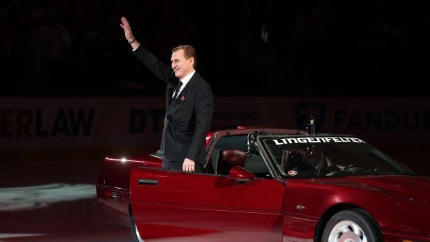 Sergei Fedorov wurde auf dem Eis filmreif vorgefahren. © APA / GREGORY SHAMUS