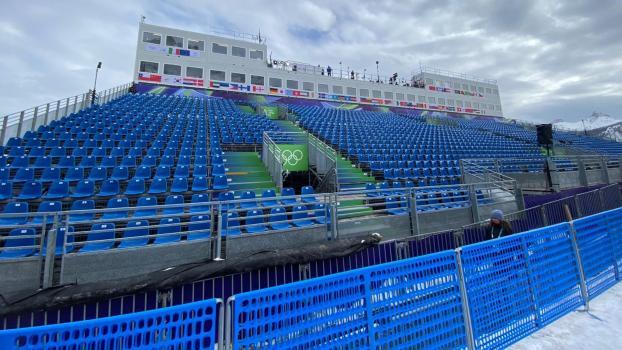 Die Ruhe vor dem Sturm: Noch ist der Zielraum in Cortina leer. © det