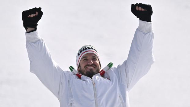 Dominik Paris jubelt über Olympia-Bronze. © APA/afp / JEFF PACHOUD