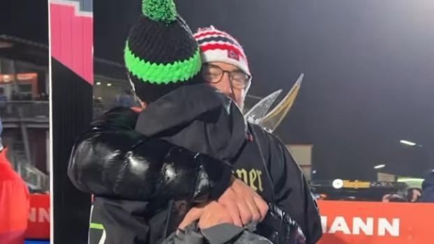 Ein Star-Skispringer trauert vor Olympia um seinen Papa.