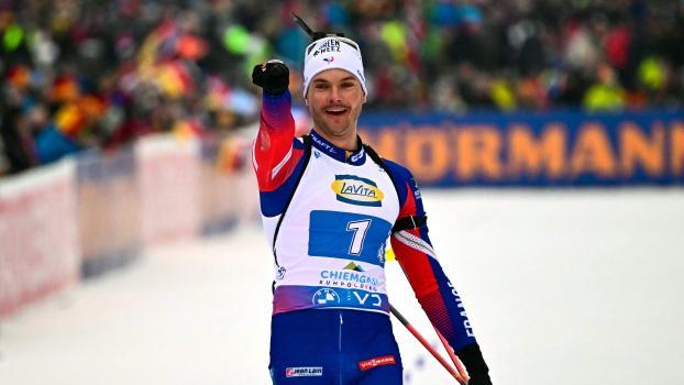 Émilien Jacquelin wird eine besondere Ehre zuteil. © APA/afp / TOBIAS SCHWARZ