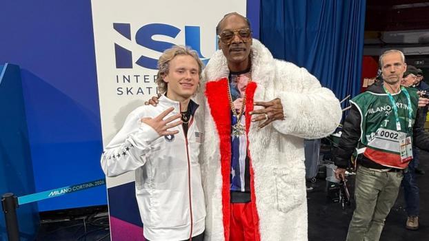 Ilia Malinin mit Snoop Dogg. © ISU