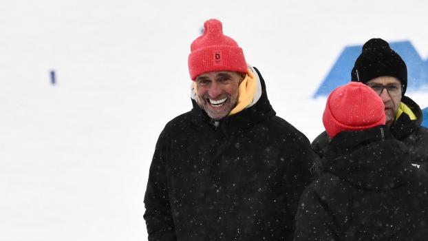 Jürgen Klopp gastierte am Dienstag in Antholz. Rechts hinten:Ole Einar Björndalen. © APA/afp / MARCO BERTORELLO