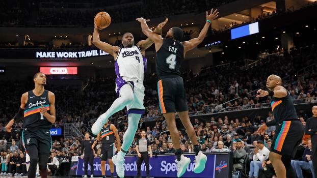 Precious Achiuwa (au centre) et les Kings peuvent encore l'emporter. © APA / RONALD CORTES