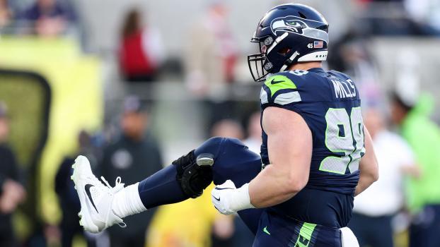 Rylie Mills feierte mit den Seattle Seahawks ausgelassen. © APA / KEVIN C. COX
