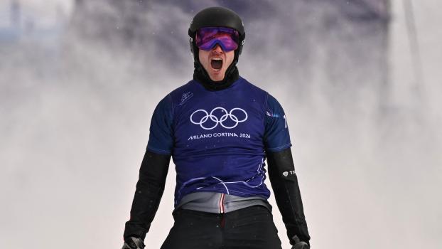 Schreit die Freude aus sich heraus: Alessandro Hämmerle ist erneut Olympiasieger. © APA/afp / JEFF PACHOUD