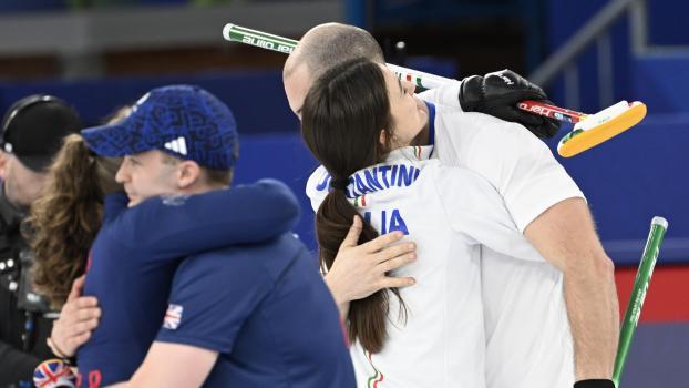 Stefania Constantini und Amos Mosaner holten eine Medaille im Curling. © ANSA / DANIEL DAL ZENNARO