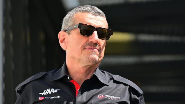 Der Meraner Günther Steiner war früher lange bei Haas und ist jetzt TV-Experte. © APA/afp / ANDREJ ISAKOVIC