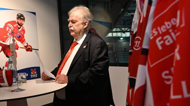 HCB-Chef Dieter Knoll hat in seinem Büro gerade jetzt alle Hände voll zu tun. © DLife