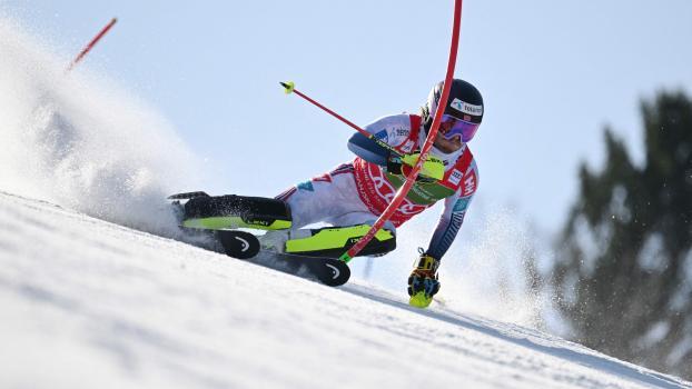 Will Atle Lie McGrath get the slalom ball? © APA/afp / JURE MAKOVEC