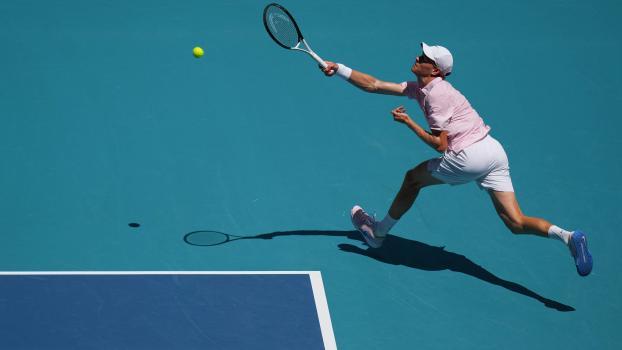 Jannik Sinner ist gerade in Miami kaum zu bremsen. © APA / RICH STORRY