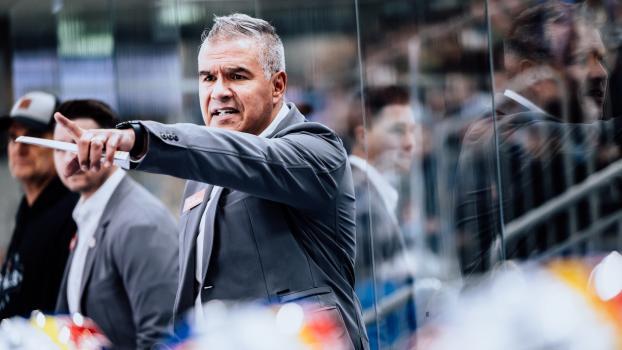 Salzburg-Trainer Manny Viveiros lobte den HC Pustertal nach deren Sweep im Viertelfinale. © EC Red Bull Salzburg / Marton Monus - EC Red Bull Salzburg