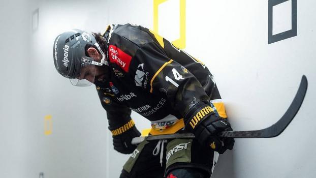 Alex Ierullo und der HCP stehen mit dem Rücken zur Wand. © Markus Ranalter/HCP