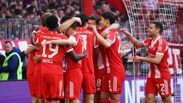 Die Bayern sind wieder Meister. © APA/afp / KARL-JOSEF HILDENBRAND