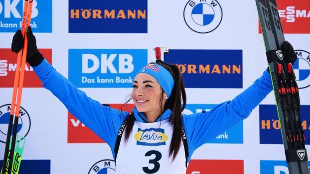 Dorothea Wierer hat sich in der letzten Saison ihrer Karriere noch einmal von ihrer besten Seite präsentiert. © APA/afp / OLIVIER CHASSIGNOLE