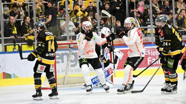 Grazer Jubel in Bruneck: Die 99ers liegen in Führung. © Iwan Foppa