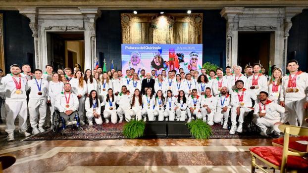 Italiens Winterolympioniken waren bei Sergio Mattarella (Bildmitte) zu Gast. © FISI