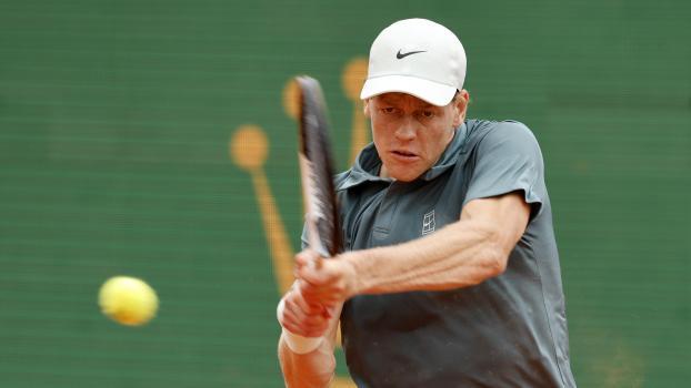 Jannik Sinner will wieder den Thron besteigen. © ANSA / SEBASTIEN NOGIER