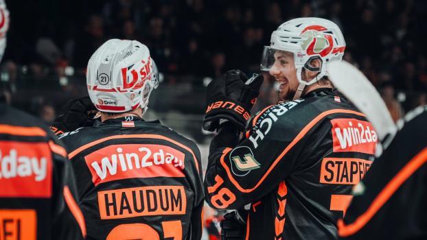 Paul Stepelfeldt (rechts) hat sich  mit Graz zum Meister gekürt. © Graz99ers