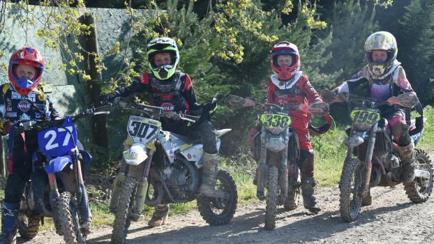 Südtiroler Motocross-Fahrer in Aquileia im Einsatz.