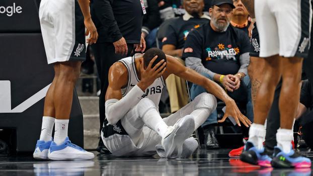 Victor Wembanyama zog sich eine Gehirnerschütterung zu. © APA / RONALD CORTES