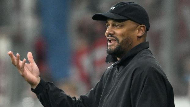 Wird in Paris an der Seitenlinie fehlen: Bayern-Trainer Vincent Kompany. © APA/afp / INA FASSBENDER