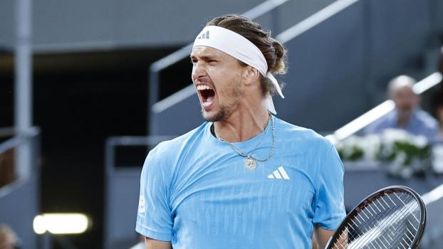 Ausgelassener Jubel: Alexander Zverev steht im Madrid-Endspiel. © ANSA / SERGIO PEREZ