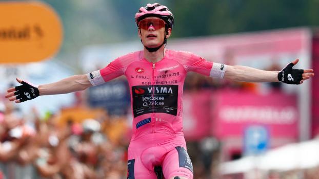 Der Däne Jonas Vingegaard steht kurz vor dem Giro-Triumph. © APA/afp / LUCA BETTINI