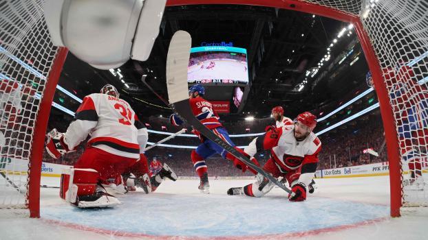 Goalie Frederik Andersen ließ mit den Hurricanes nichts anbrennen. © APA / BRUCE BENNETT