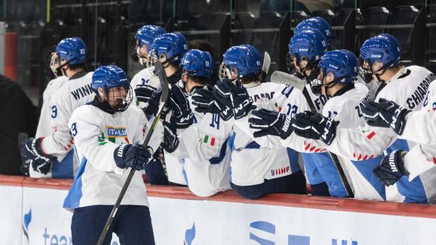 Italien bleibt drittklassig. © IIHF