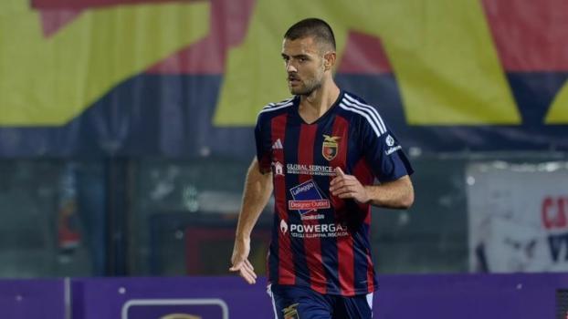 Jonas Heinz zeigt heuer bei Casertana auf. © Casertana