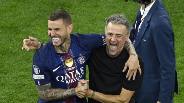 Paris Saint-Germain hat seinen aktuellen Erfolg vor allem Trainer Luis Enrique zu verdanken (rechts). © ANSA / Szilard Koszticsak