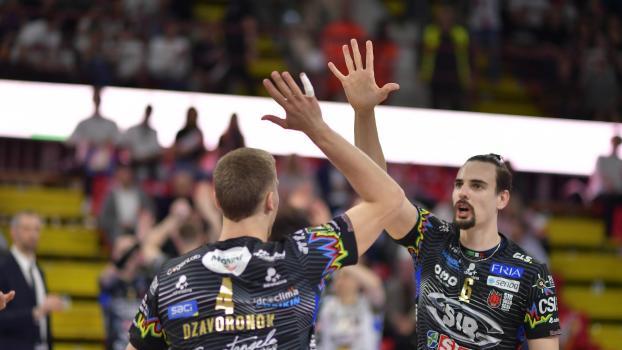 Simone Giannelli (rechts) steht mit Perugia im Champions-League-Finale.