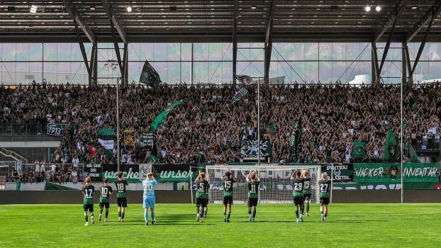 Vor einer mächtigen Kulisse im Innsbrucker Tivoli holte sich Wacker den Cup. © Alexander Pauli Photography / Alexander Pauli