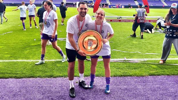 Zwei Südtiroler feiern mit Austria Wien die Meisterschaft: Mauro Vasile (links) und Elisa Pfattner. © Privat