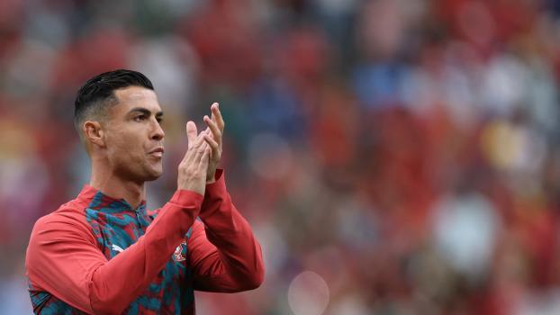 Cristiano Ronaldo (40) steht in Portugals Startelf. © APA / MOLLY DARLINGTON