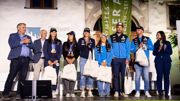 Die Olympia-Teilnehmer wurden in Kastelruth besonders gefeiert. © Seiser Alm Marketing/ Martina Jaider