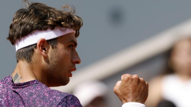 Flavio Cobolli steht im Viertelfinale von Roland Garros. © ANSA / YOAN VALAT