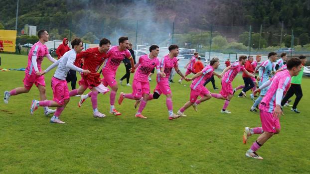 So jubeln die Albeinser über den Meistertitel in der 2. Amateurliga. © Facebook / Albeins